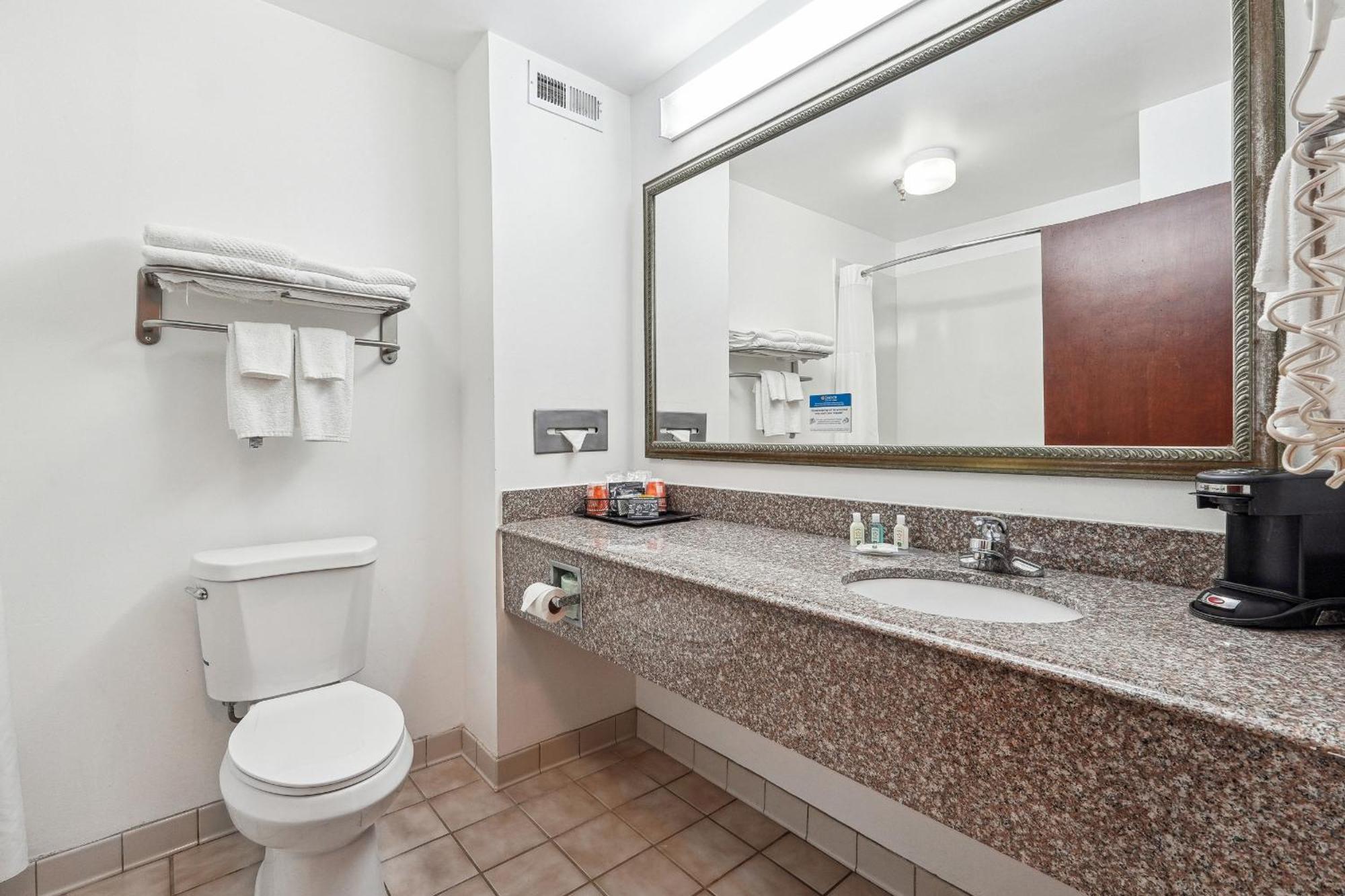 Quality Inn & Suites Dawsonville Buitenkant foto