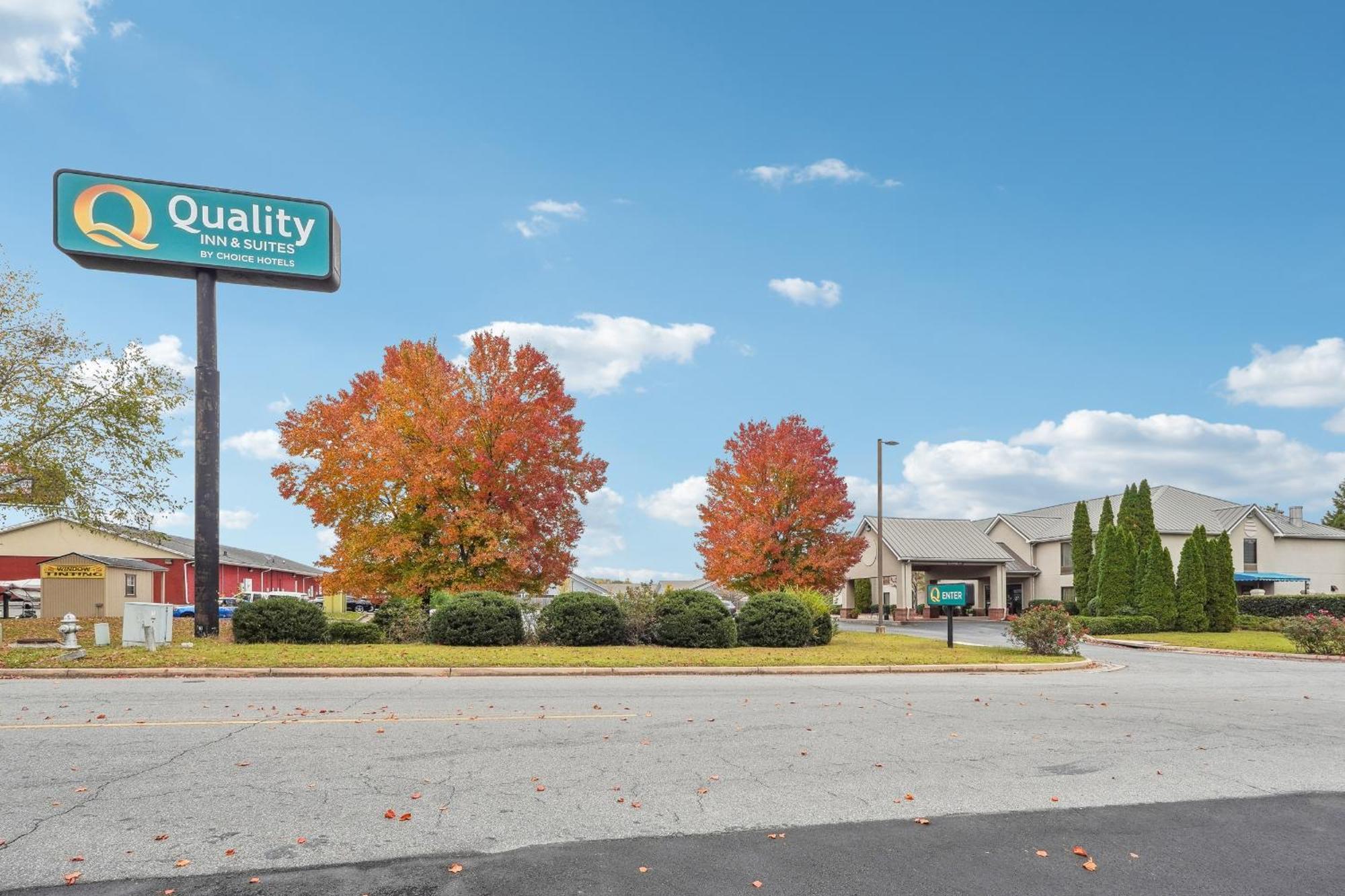 Quality Inn & Suites Dawsonville Buitenkant foto