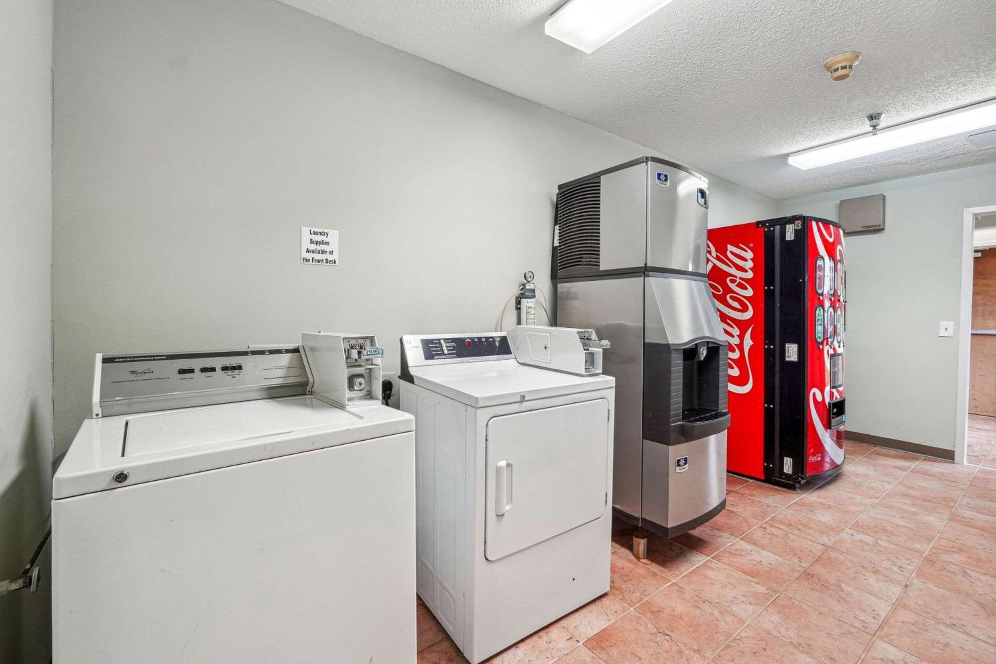 Quality Inn & Suites Dawsonville Buitenkant foto