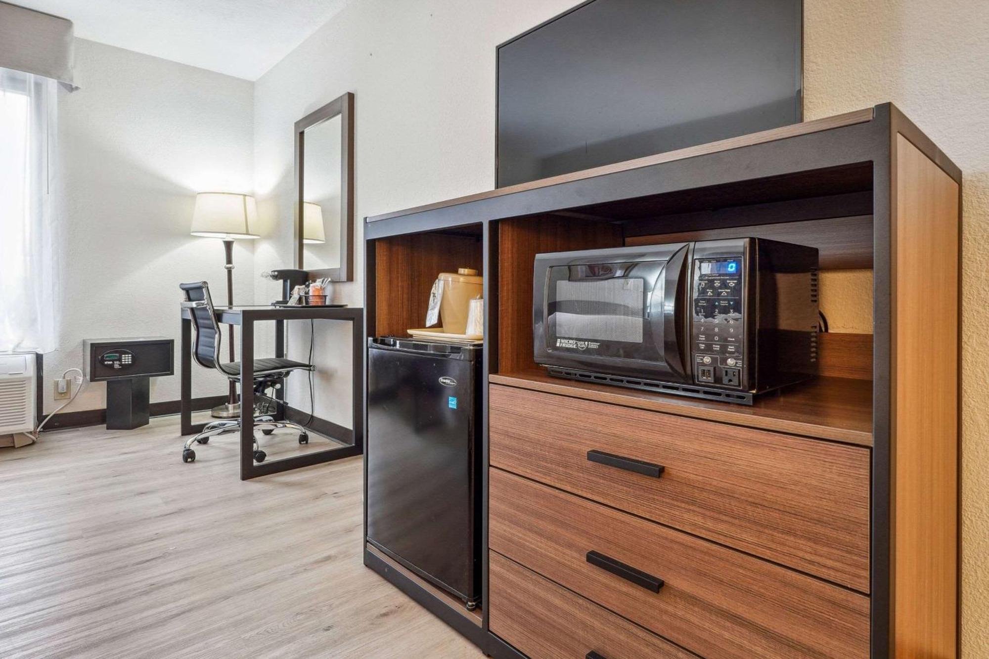 Quality Inn & Suites Dawsonville Buitenkant foto