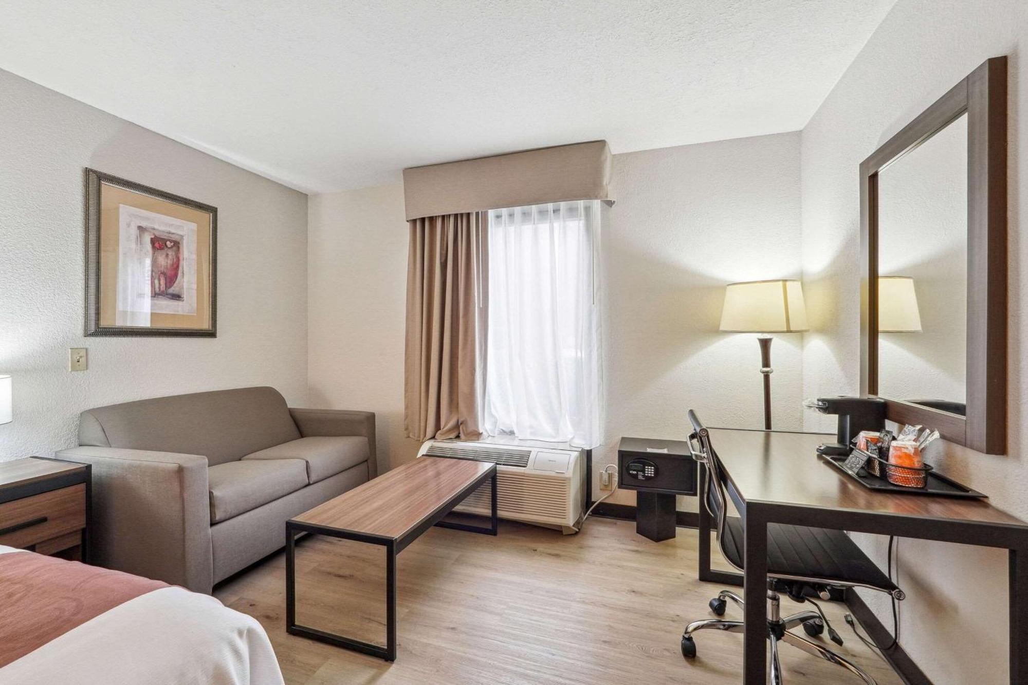 Quality Inn & Suites Dawsonville Buitenkant foto