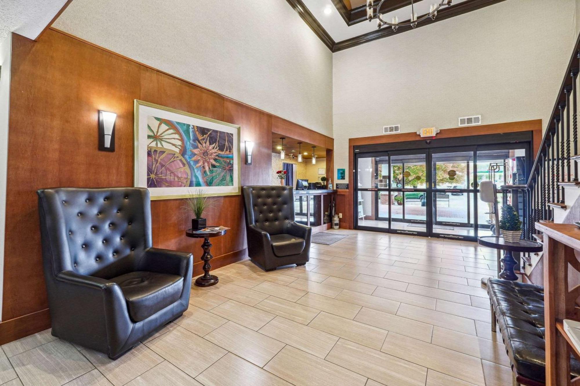 Quality Inn & Suites Dawsonville Buitenkant foto