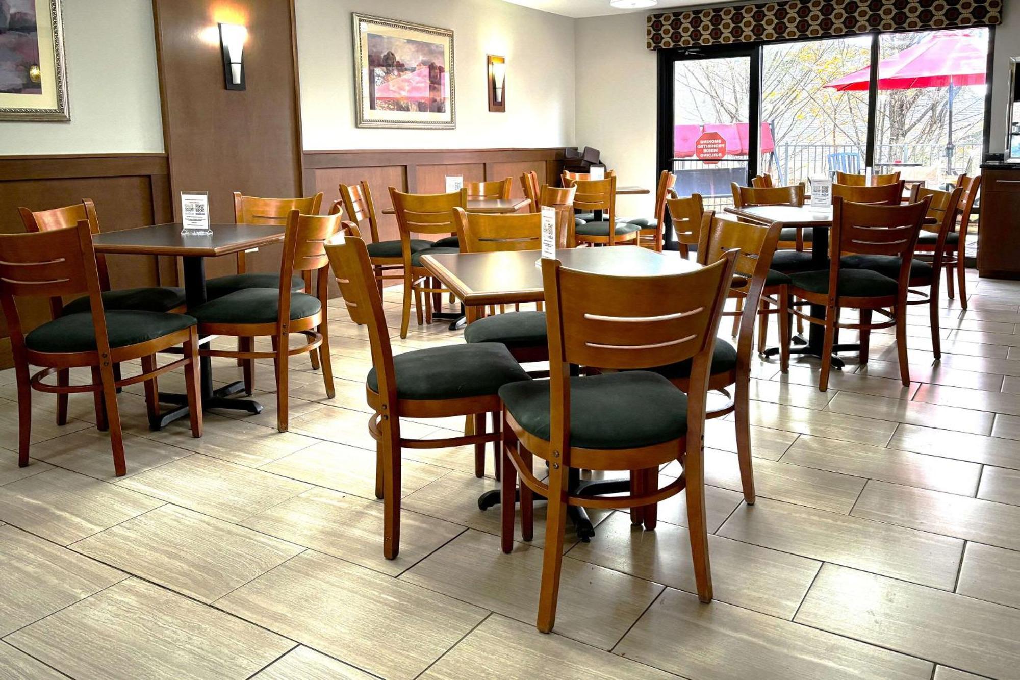 Quality Inn & Suites Dawsonville Buitenkant foto